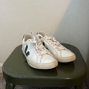 Veja sneaker womens size 7